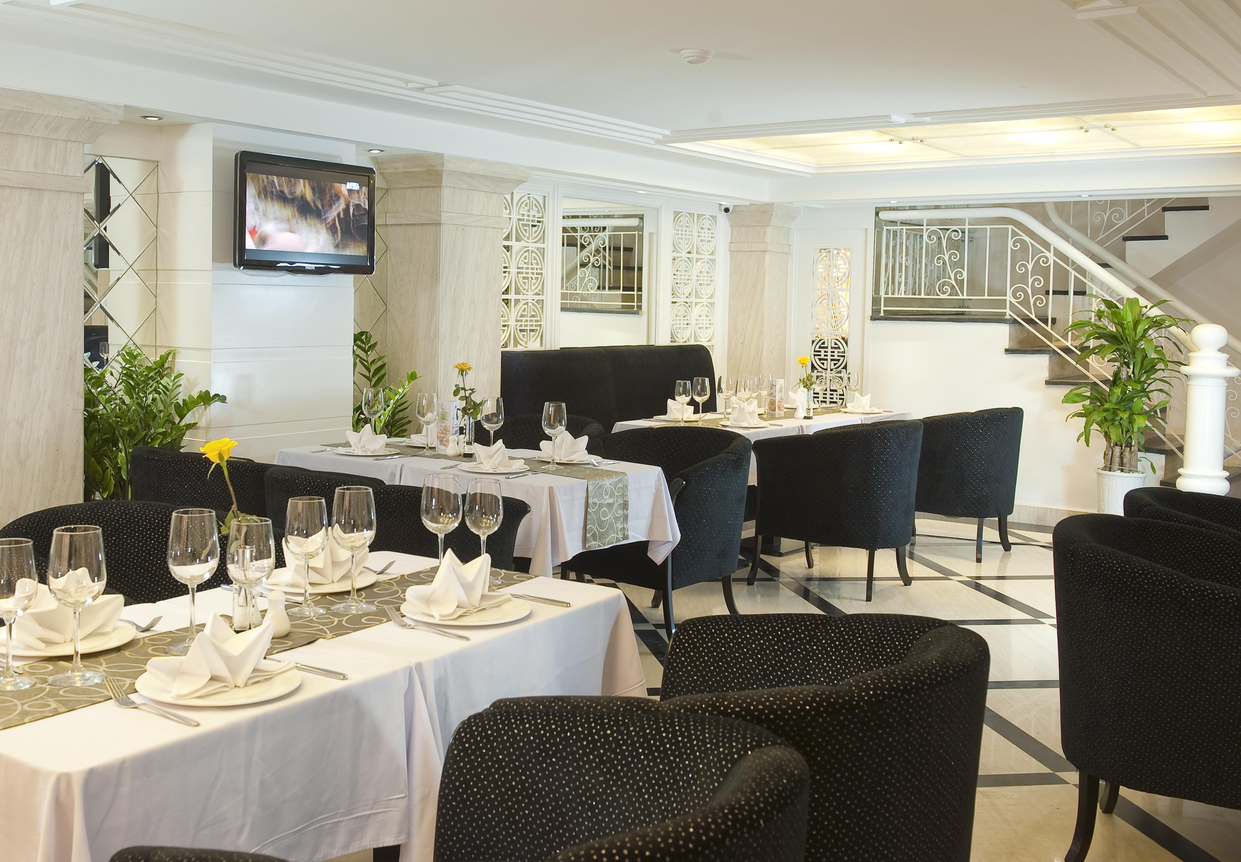 Victor Metropolis & Rooftop Bar In Hotel 4*