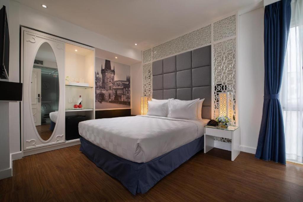 Hotel Victor Metropolis & Rooftop Bar In